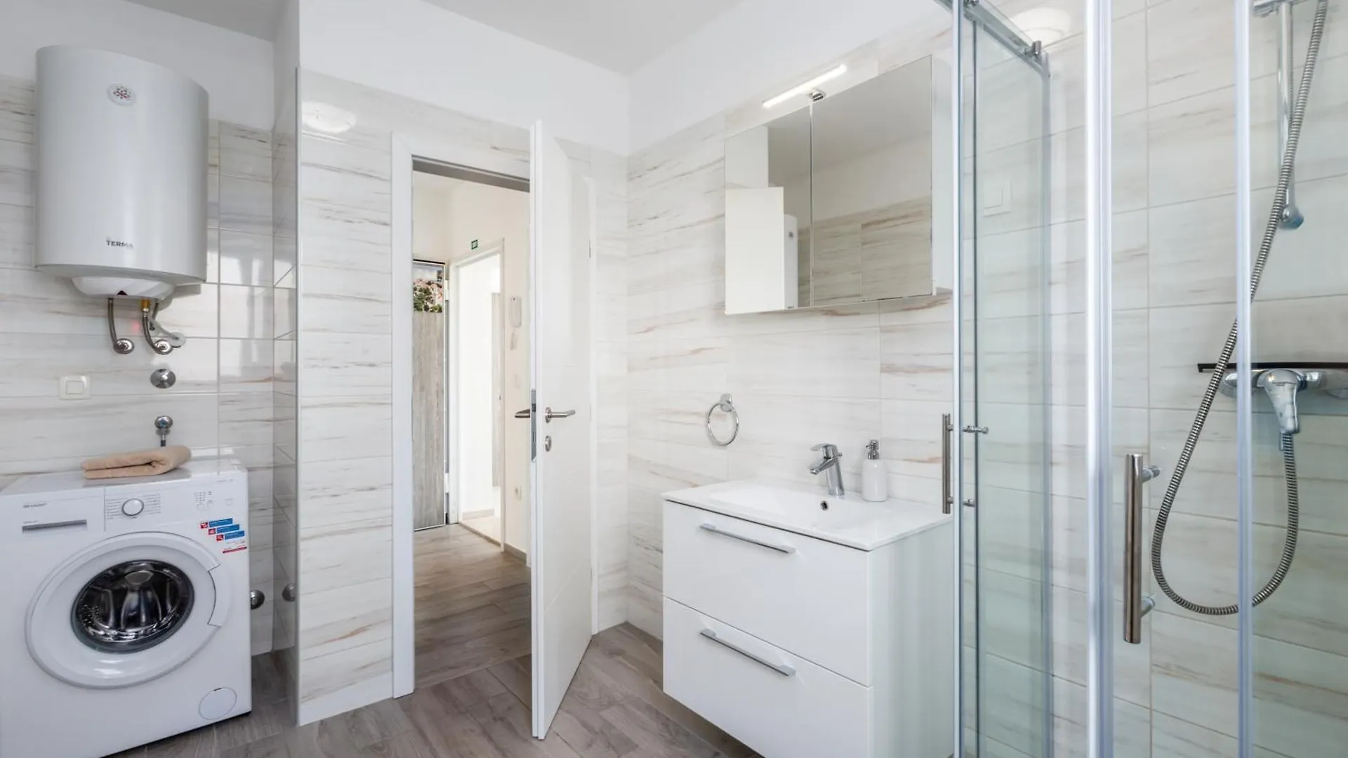 Apartment The View By Seeadria Agency Karpinjan